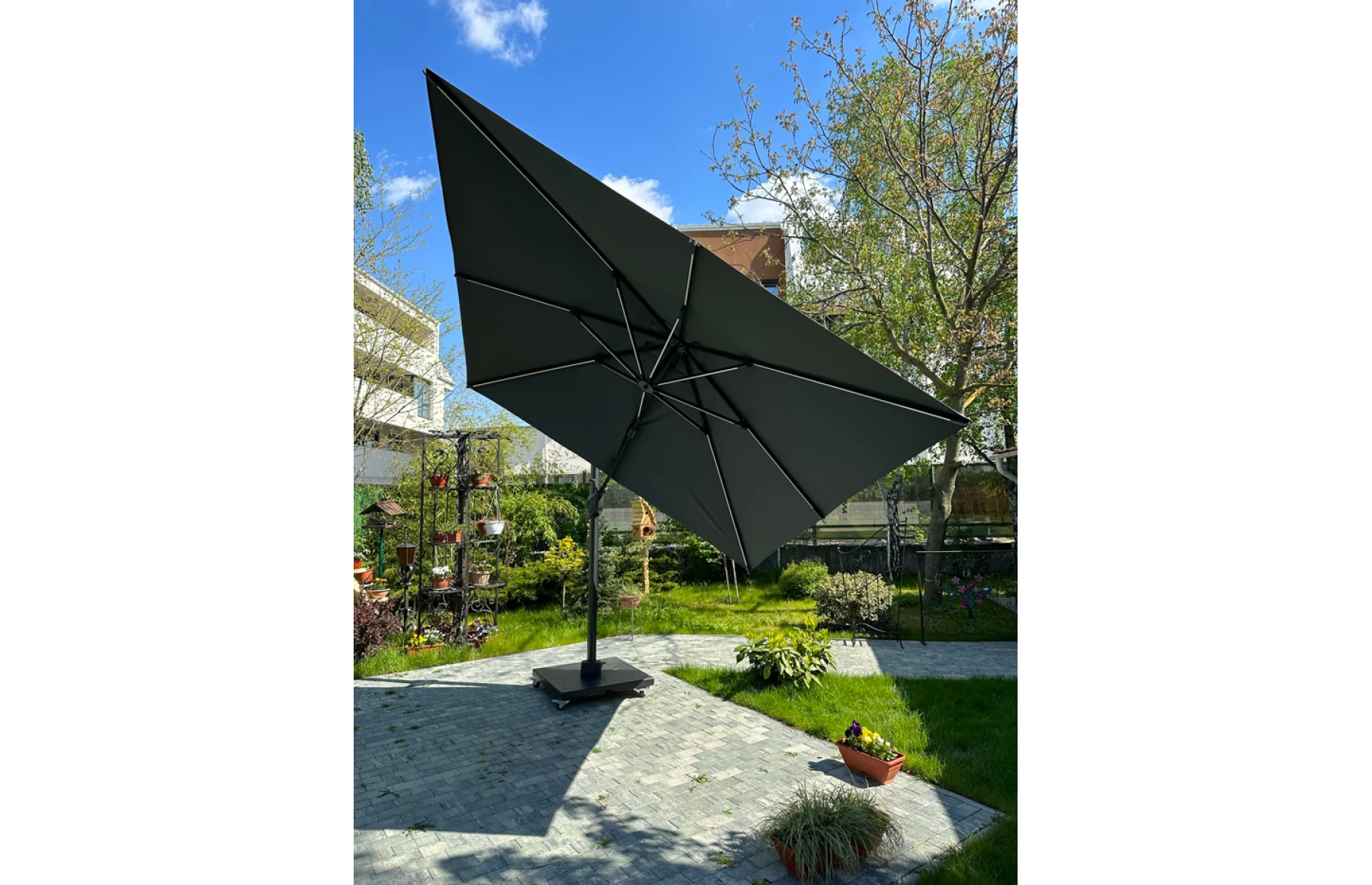 Umbrela de soare 3x3m pentru terasa si gradina, aluminiu, pliabila, culoare gri antracit, include suport granit